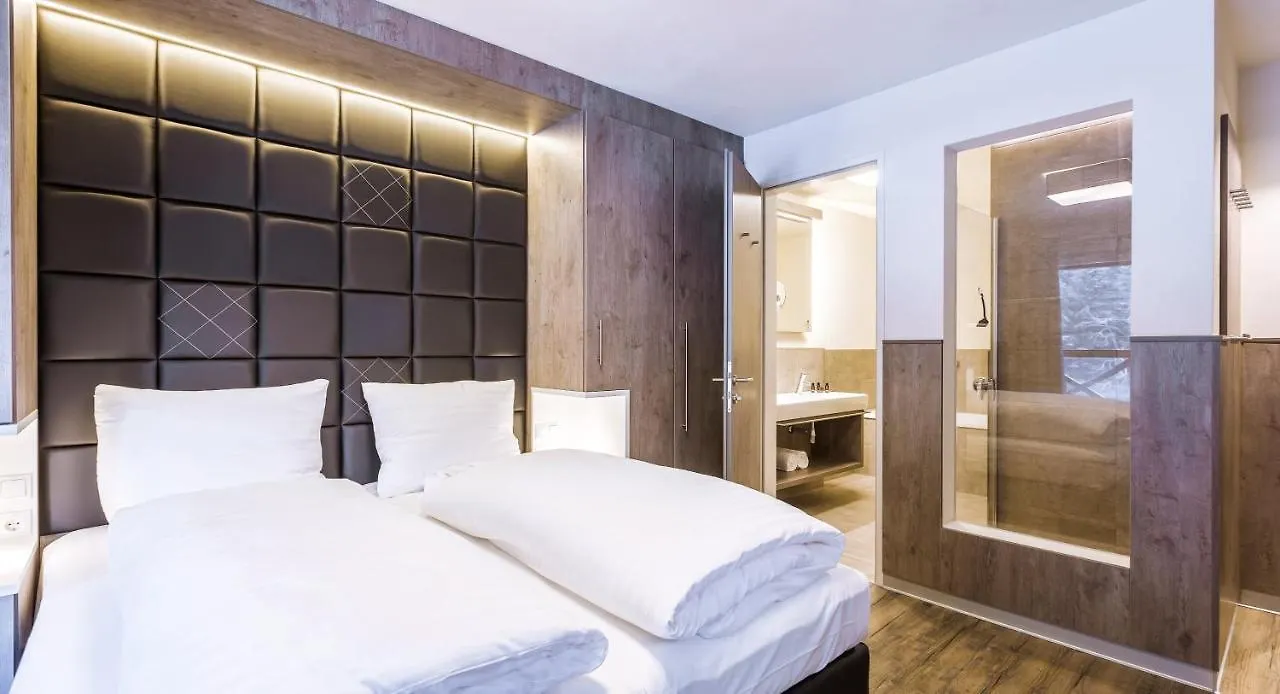**** Aparthotel Avenida Mountain Lodges Saalbach Austria