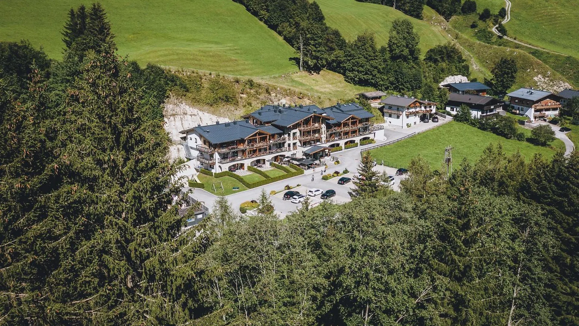 Avenida Mountain Lodges Saalbach contacts